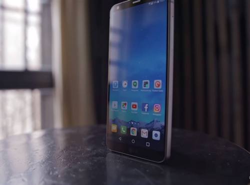 Телефон LG